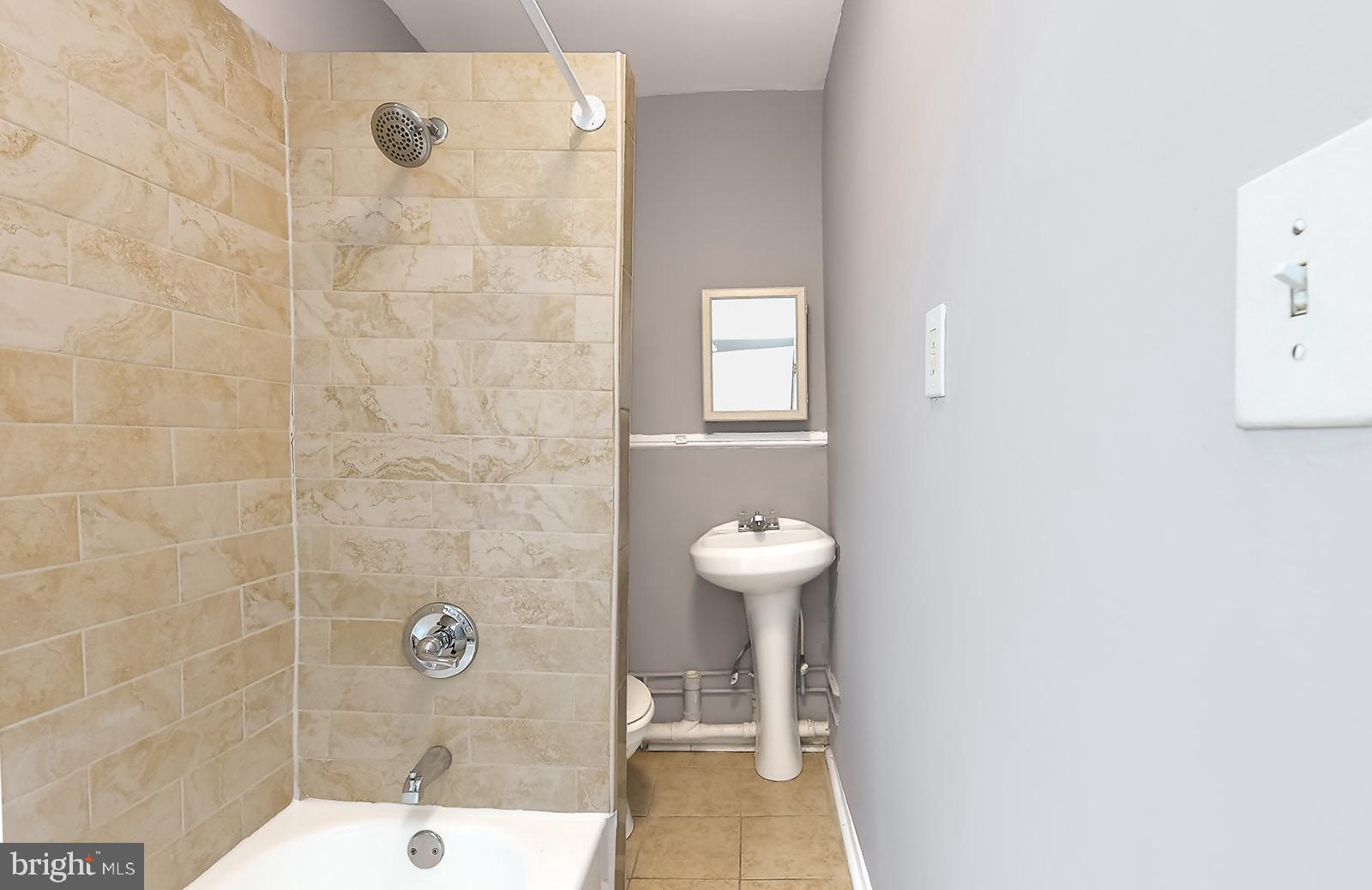 UNION SQUARE - Residential Lease
