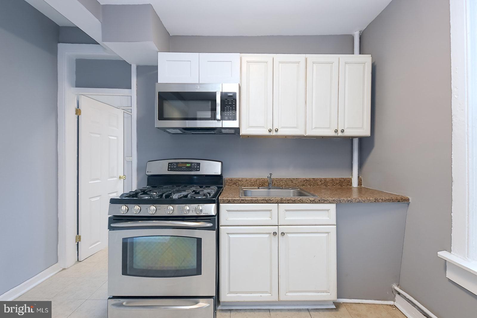 UNION SQUARE - Residential Lease