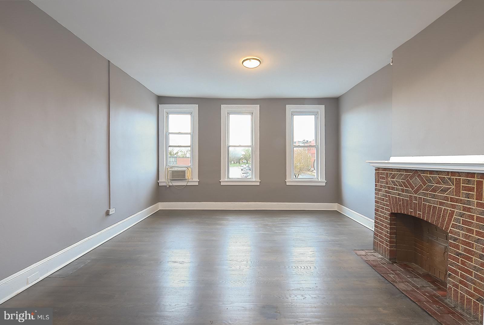 UNION SQUARE - Residential Lease