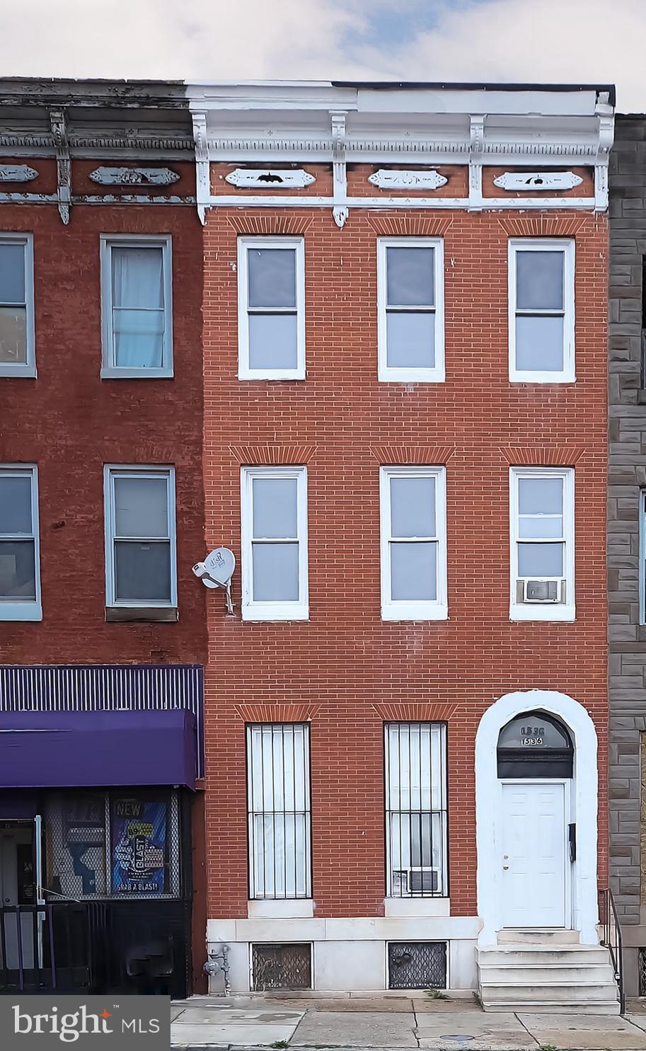 UNION SQUARE - Residential Lease