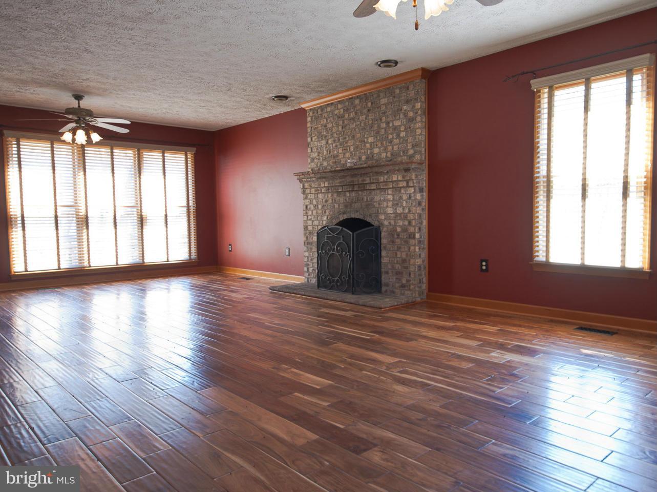 GLEN ECHO HTS - Residential Lease