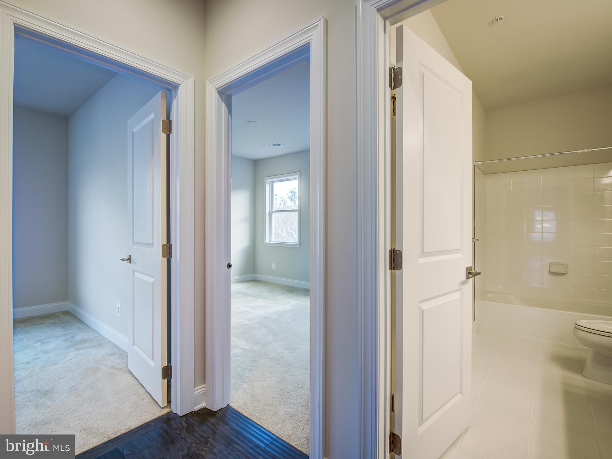 LAUREL RIDGE - Residential Lease