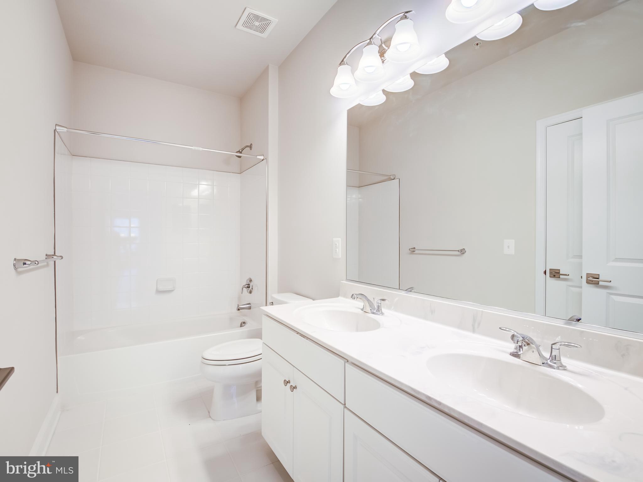 LAUREL RIDGE - Residential Lease