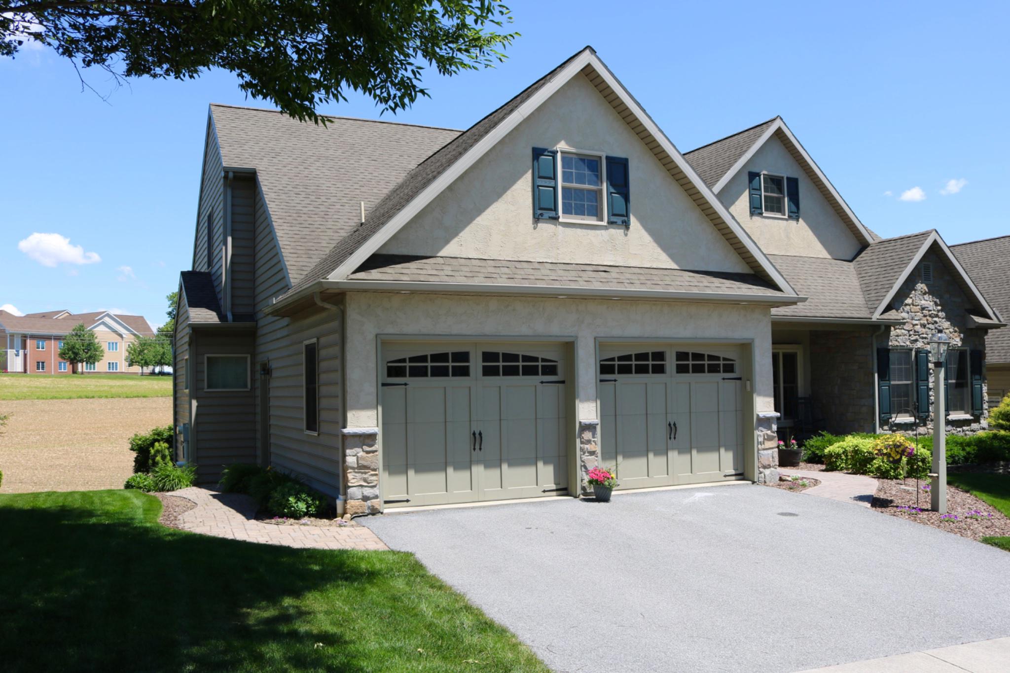 848 CAMBRIDGE DRIVE