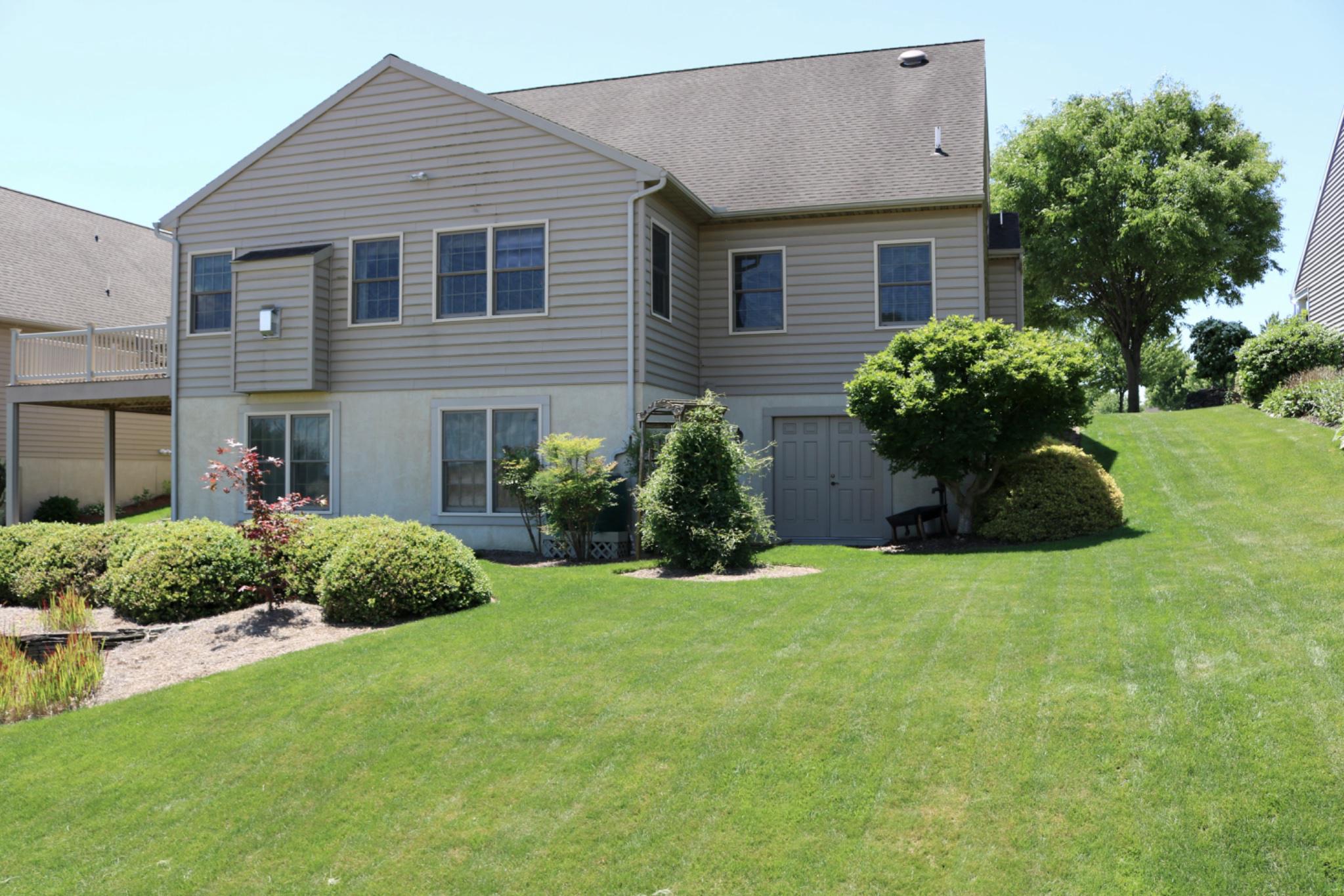 848 CAMBRIDGE DRIVE