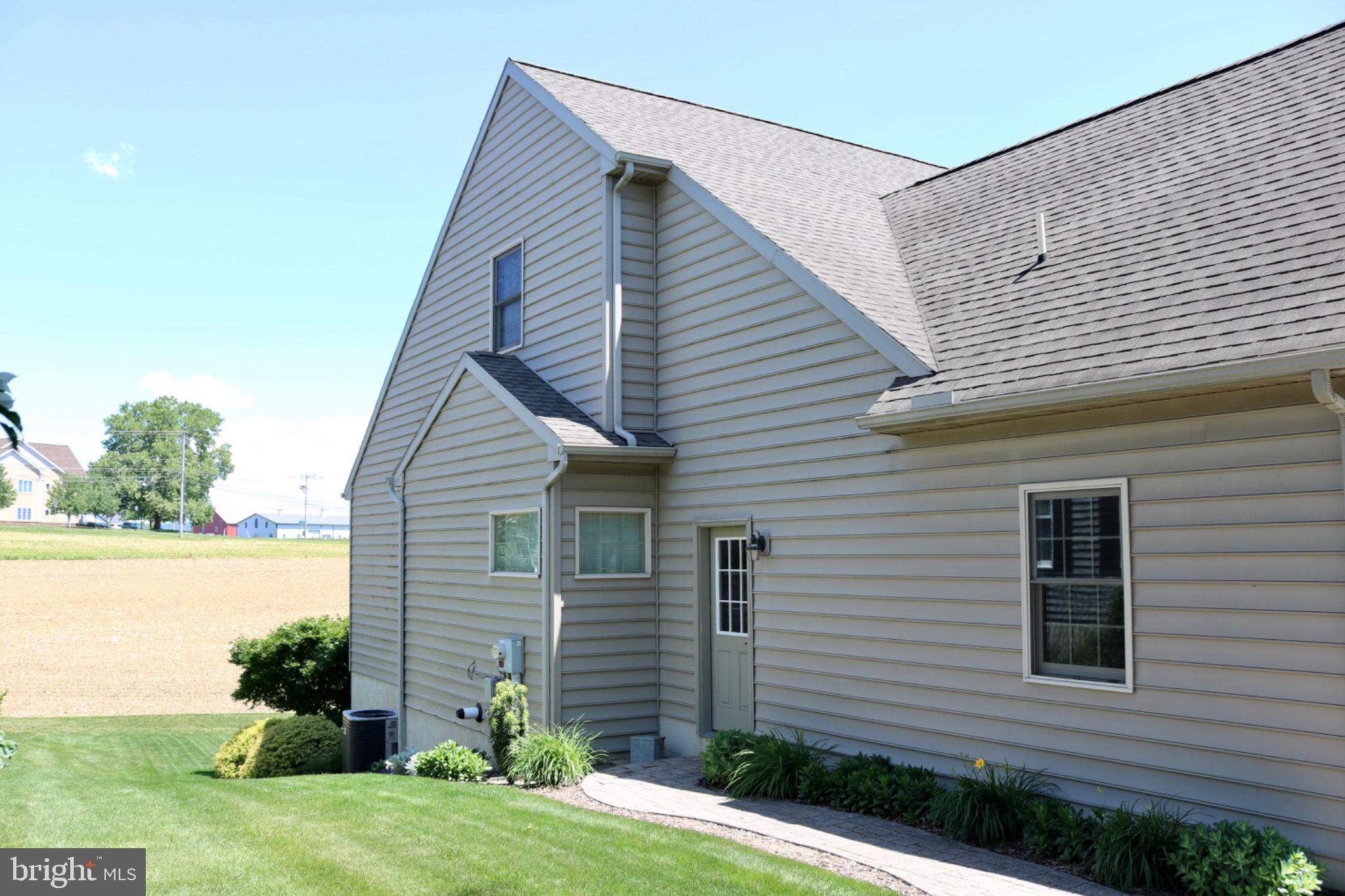 848 CAMBRIDGE DRIVE