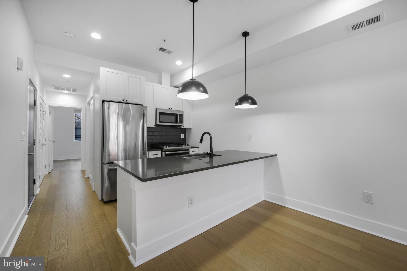11 15TH STREET NE 3