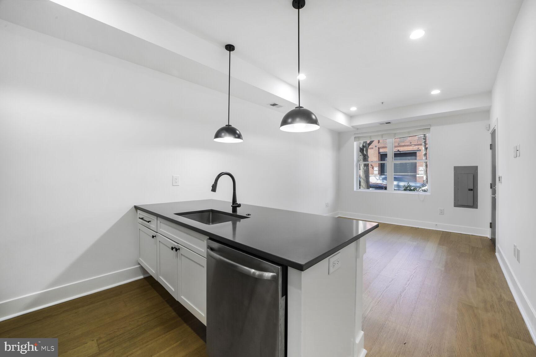 11 15TH STREET NE 3