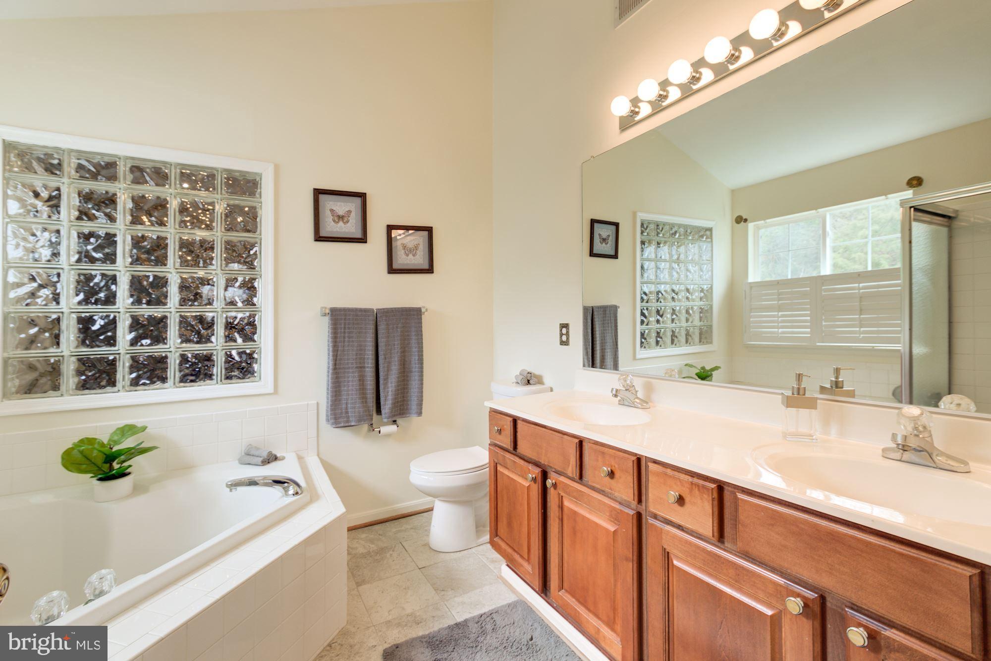 MADISON FARM - Residential