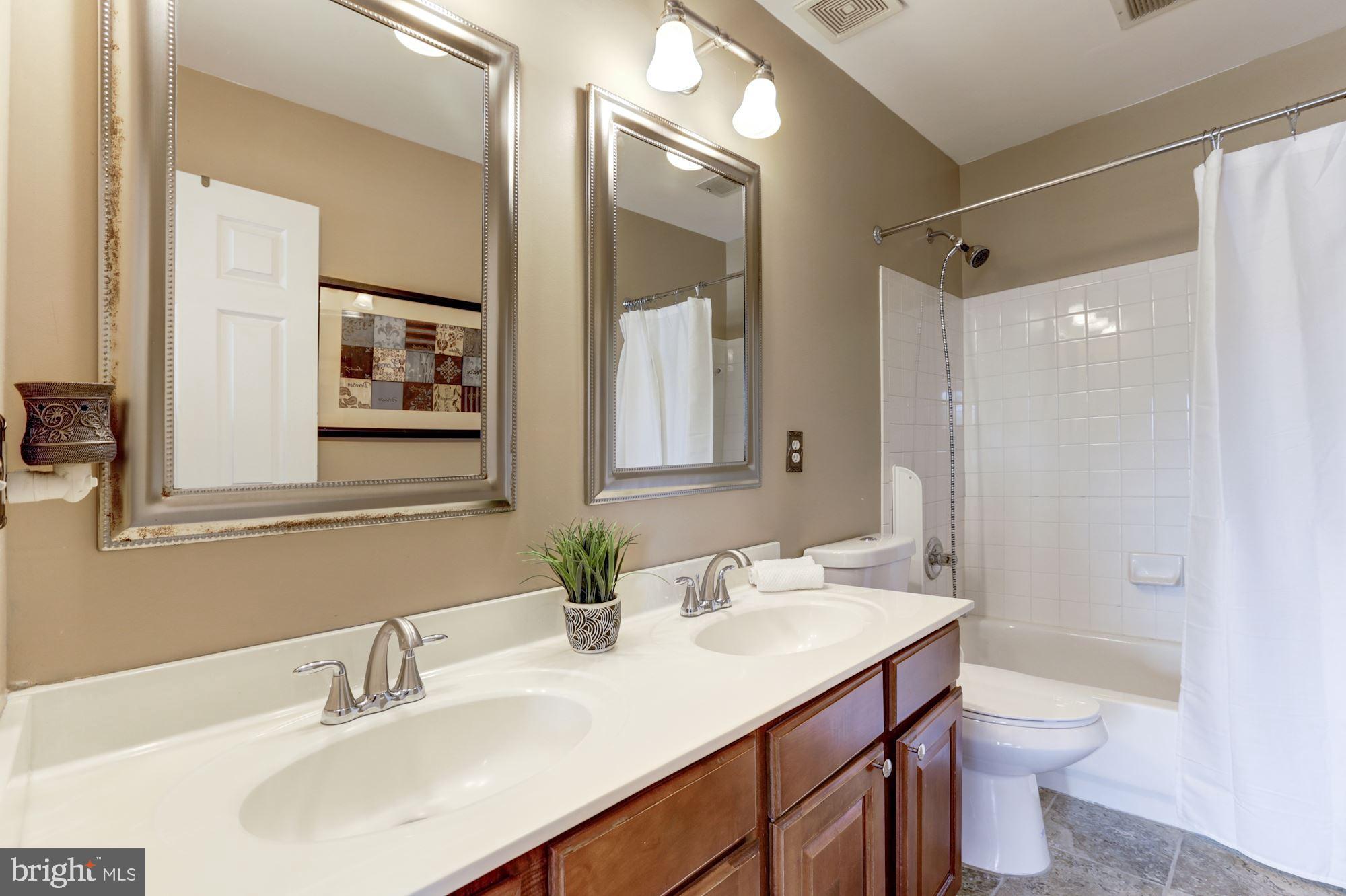 MADISON FARM - Residential