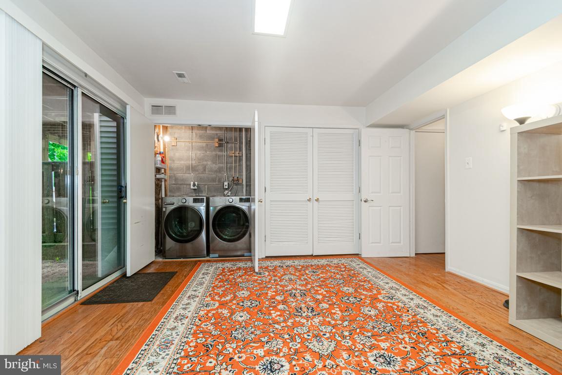 VILLAGE OF LONG REACH - Residential Lease