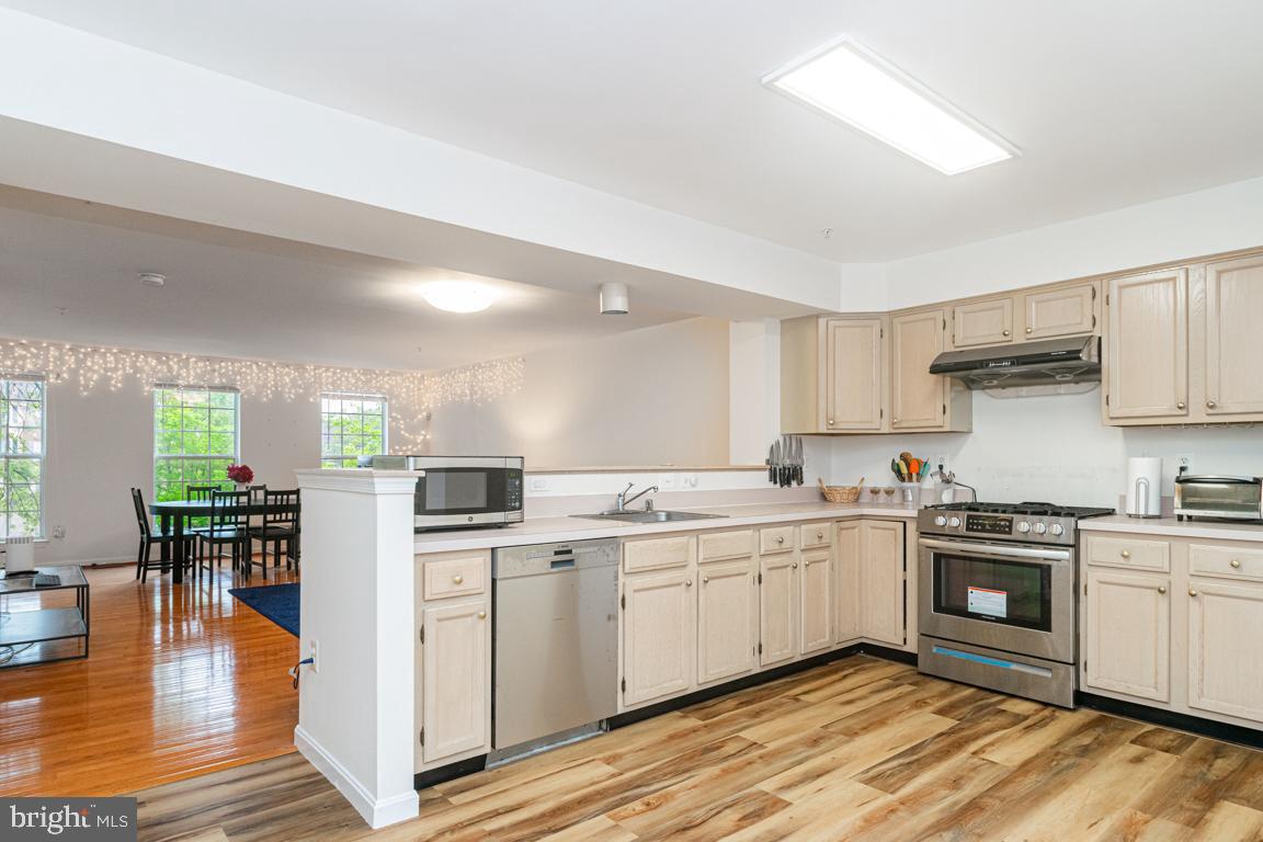 VILLAGE OF LONG REACH - Residential Lease