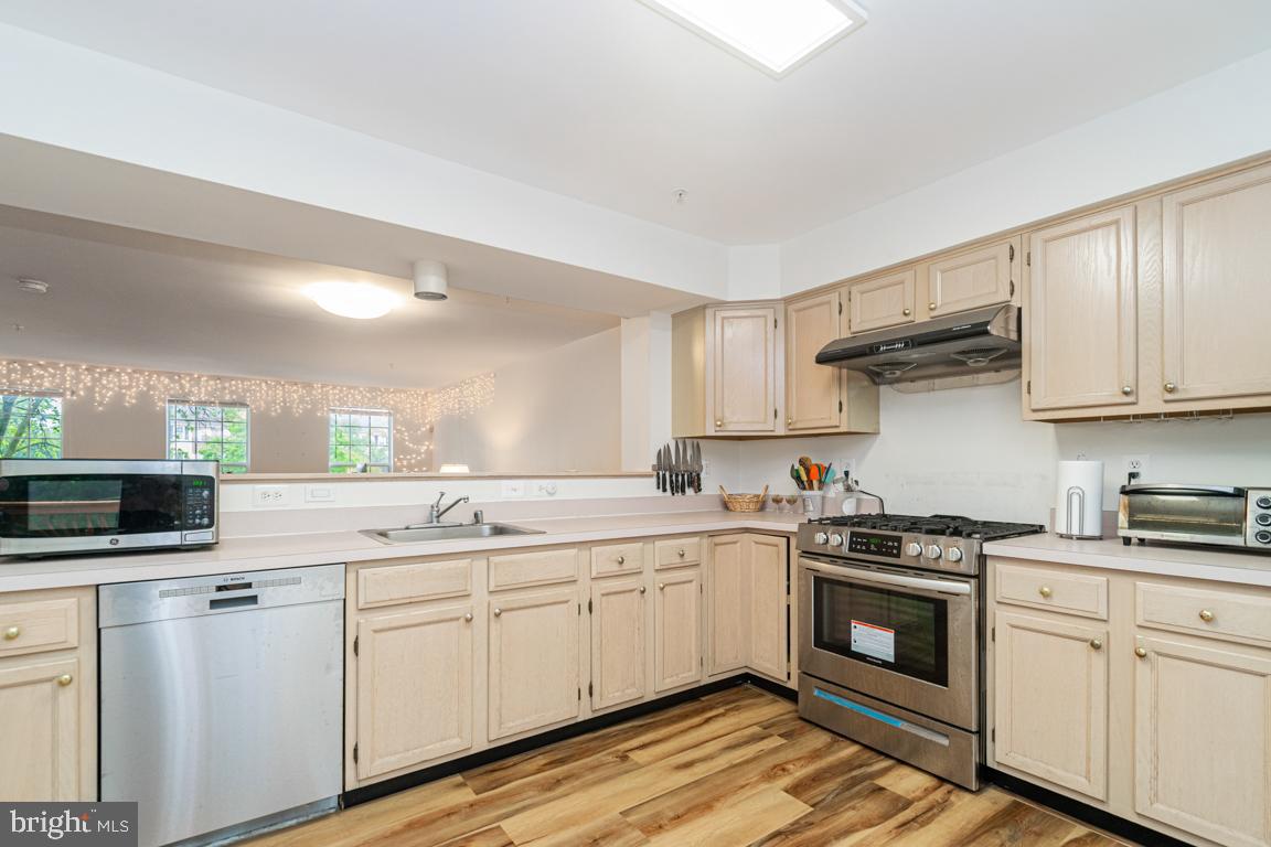 VILLAGE OF LONG REACH - Residential Lease