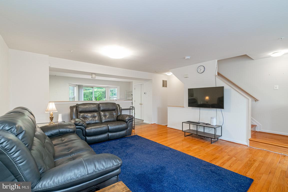 VILLAGE OF LONG REACH - Residential Lease