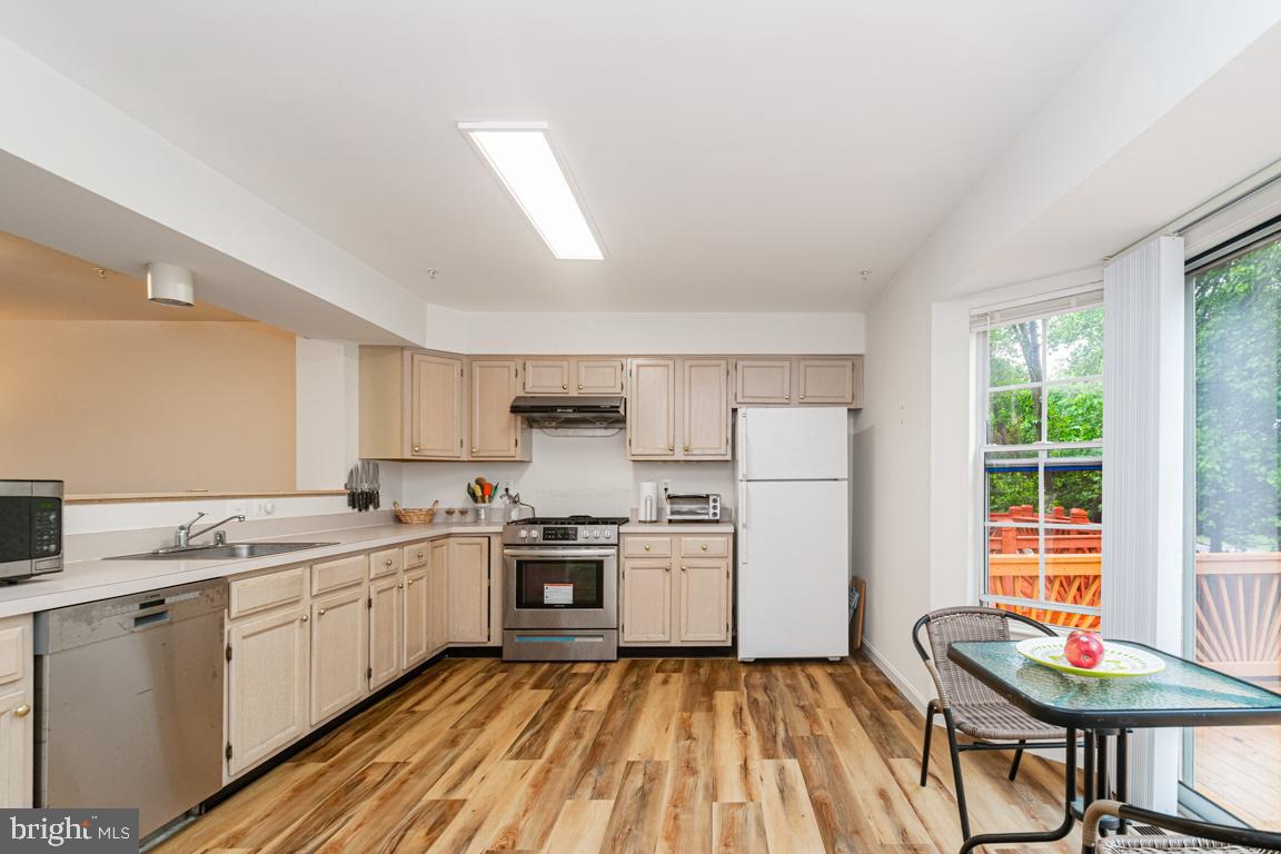 VILLAGE OF LONG REACH - Residential Lease