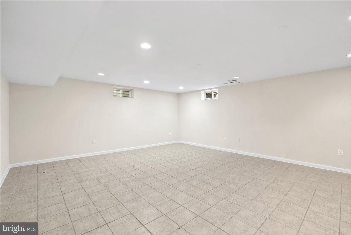 WINDY HILL - Residential