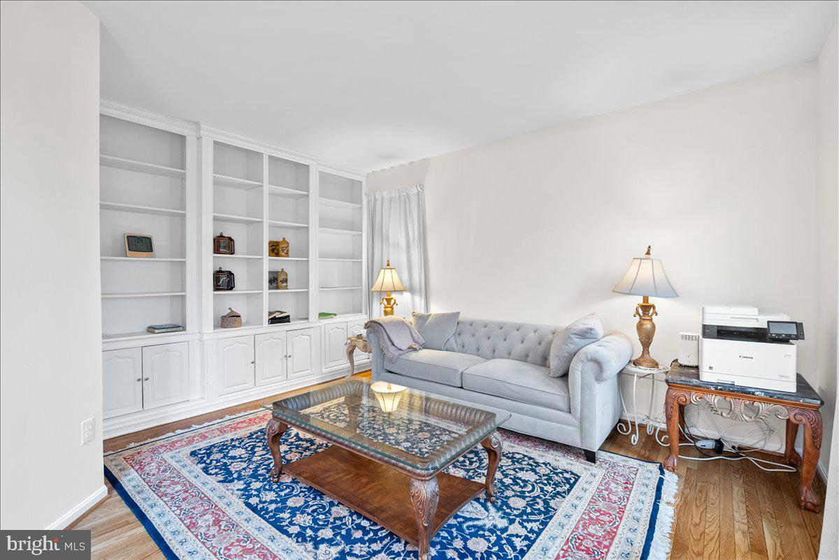 WINDY HILL - Residential