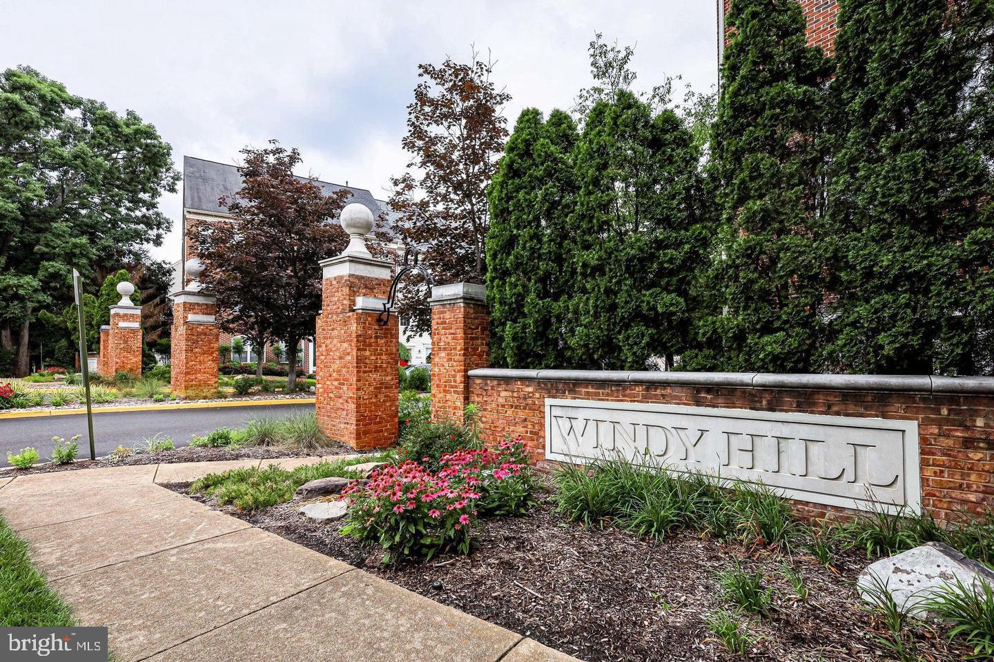 WINDY HILL - Residential