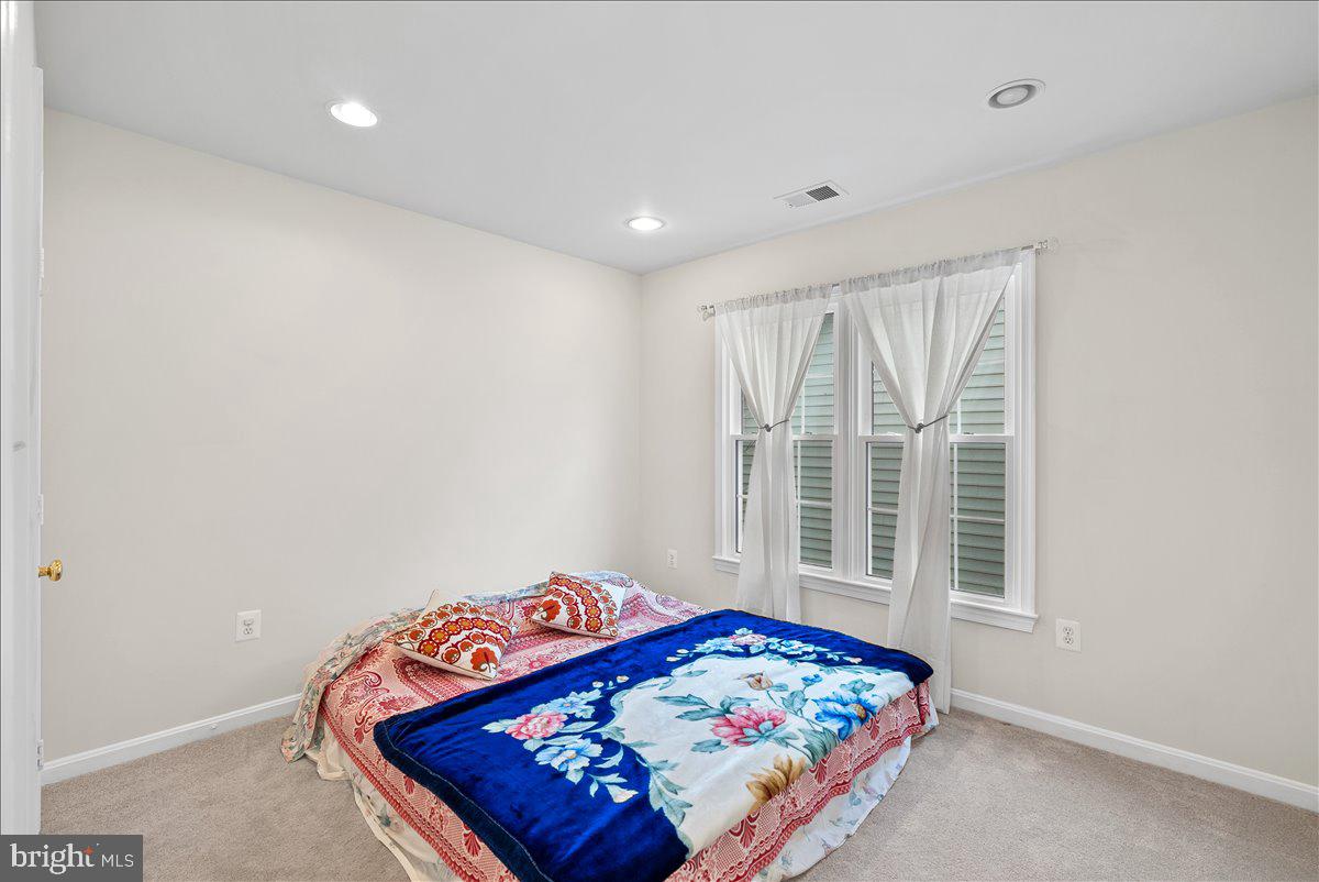 WINDY HILL - Residential