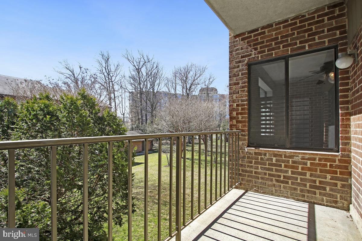 LEISURE WORLD - Residential Lease