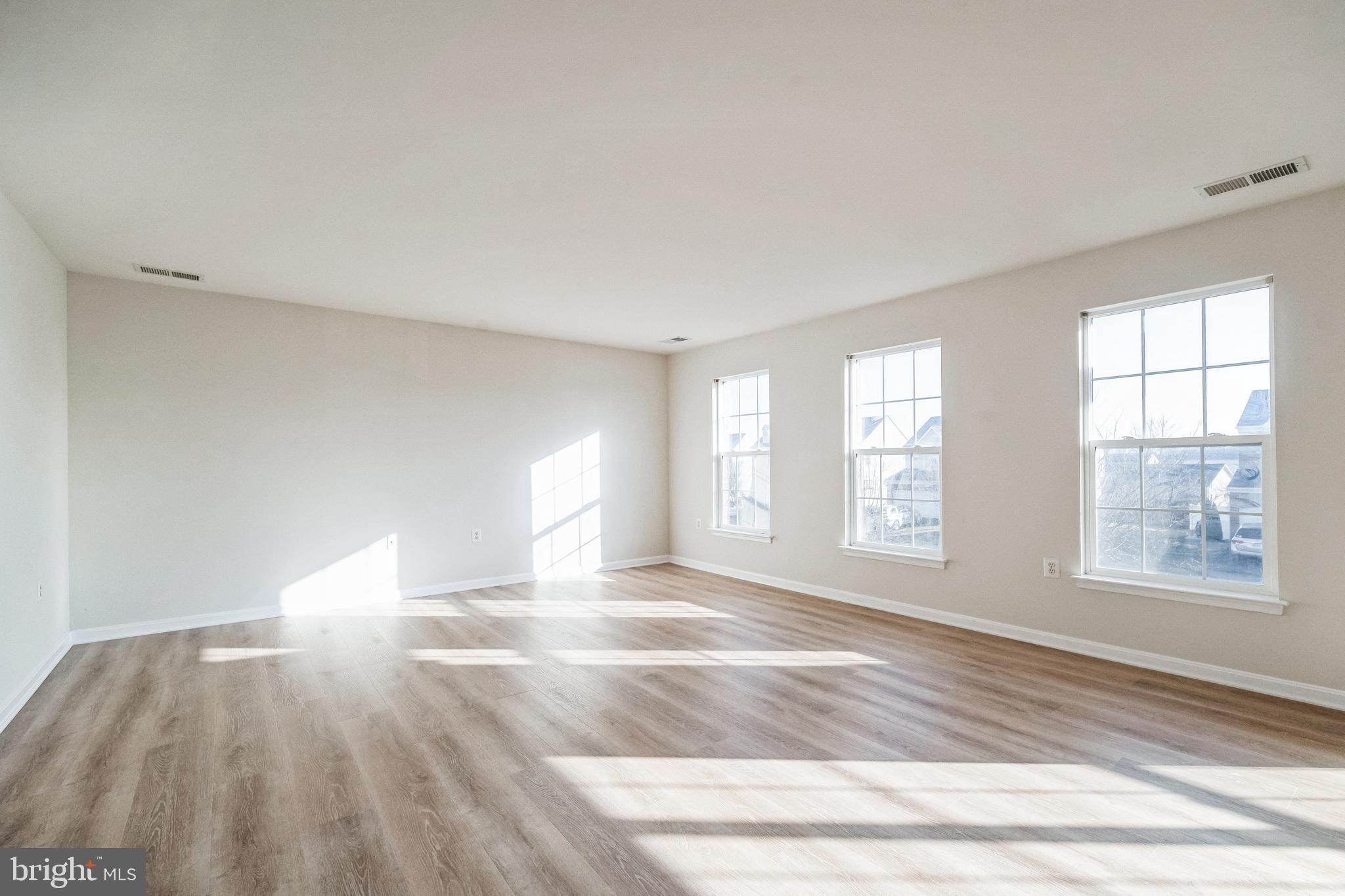 RED BUD RUN - Residential Lease