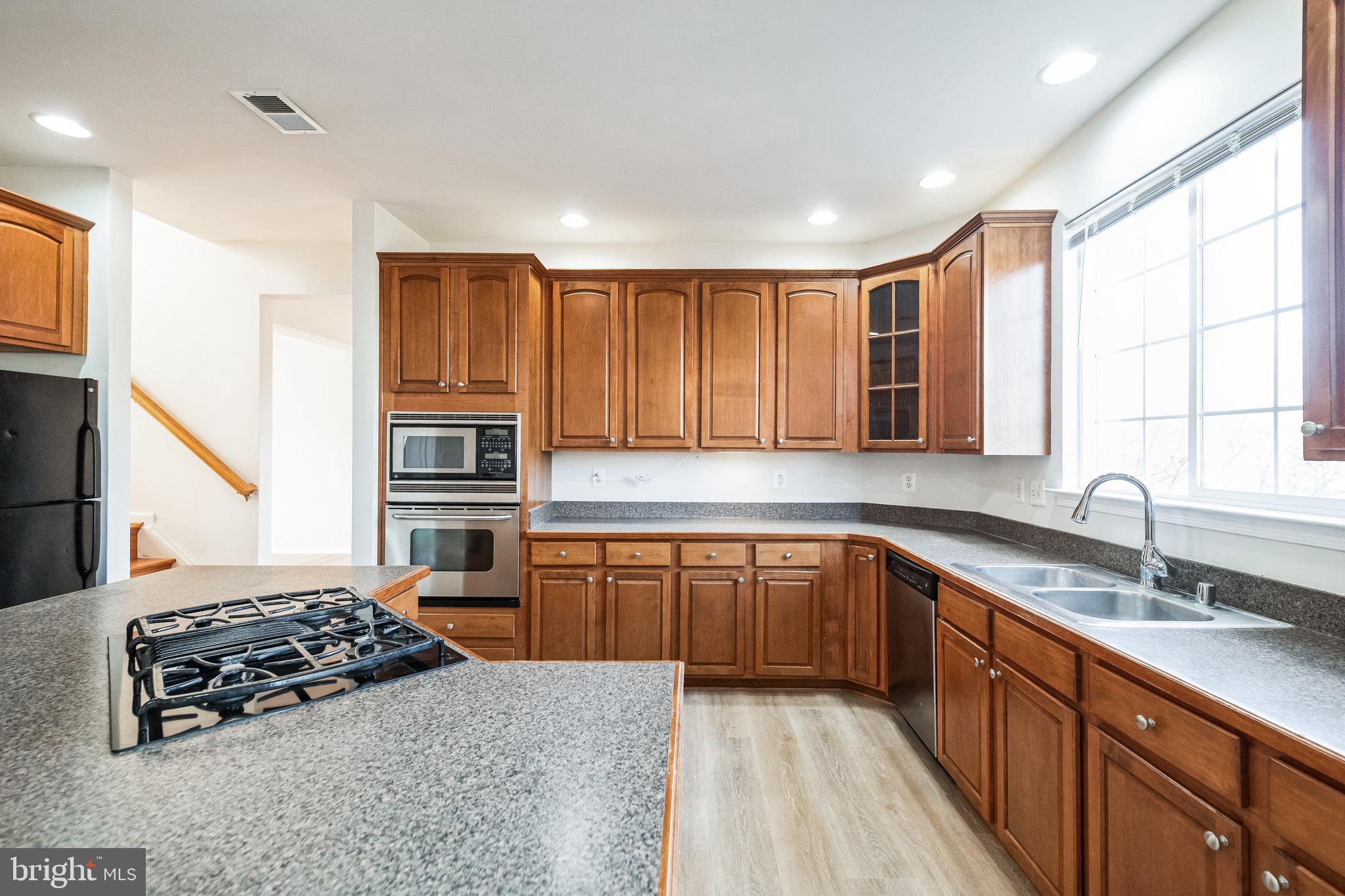 RED BUD RUN - Residential Lease