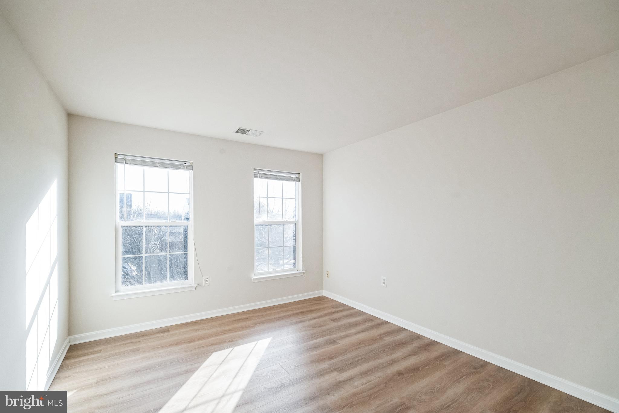 RED BUD RUN - Residential Lease