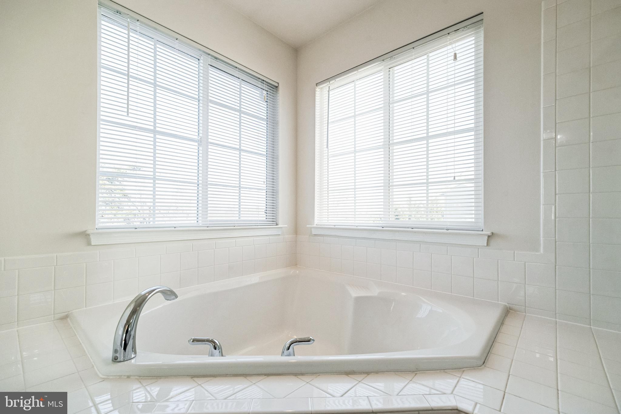 RED BUD RUN - Residential Lease