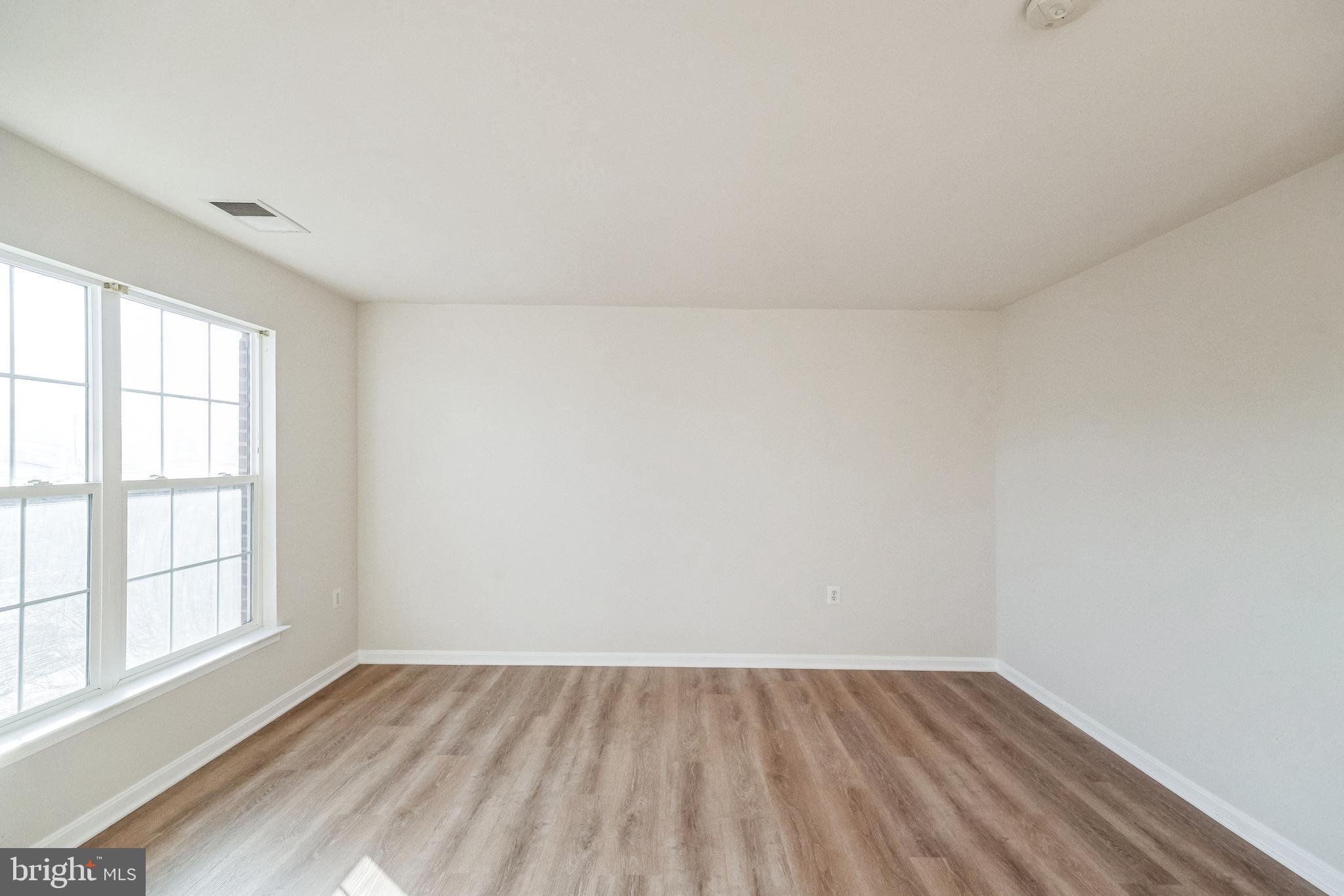 RED BUD RUN - Residential Lease