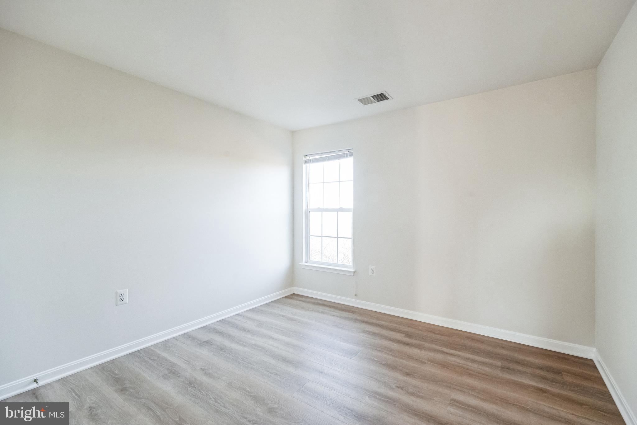 RED BUD RUN - Residential Lease