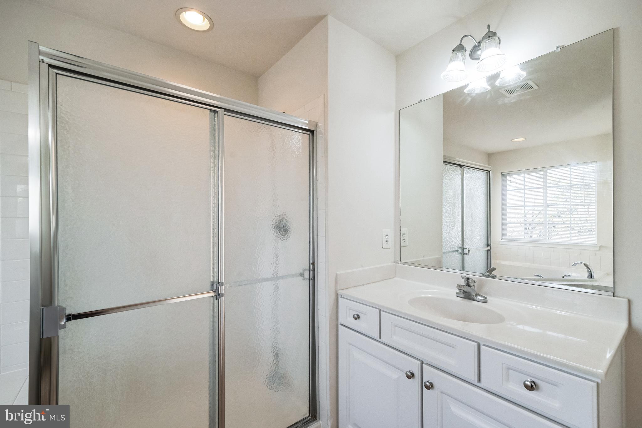 RED BUD RUN - Residential Lease