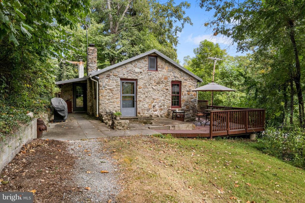 Photo of 281 Camp Ground Road, DILLSBURG, PA 17019 (MLS # PAYK2092228)