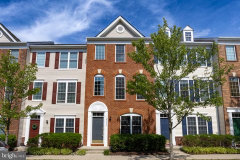 Townhouse For Sale - 25374 Shipley Terrace<br/> CHANTILLY, VA 20152
