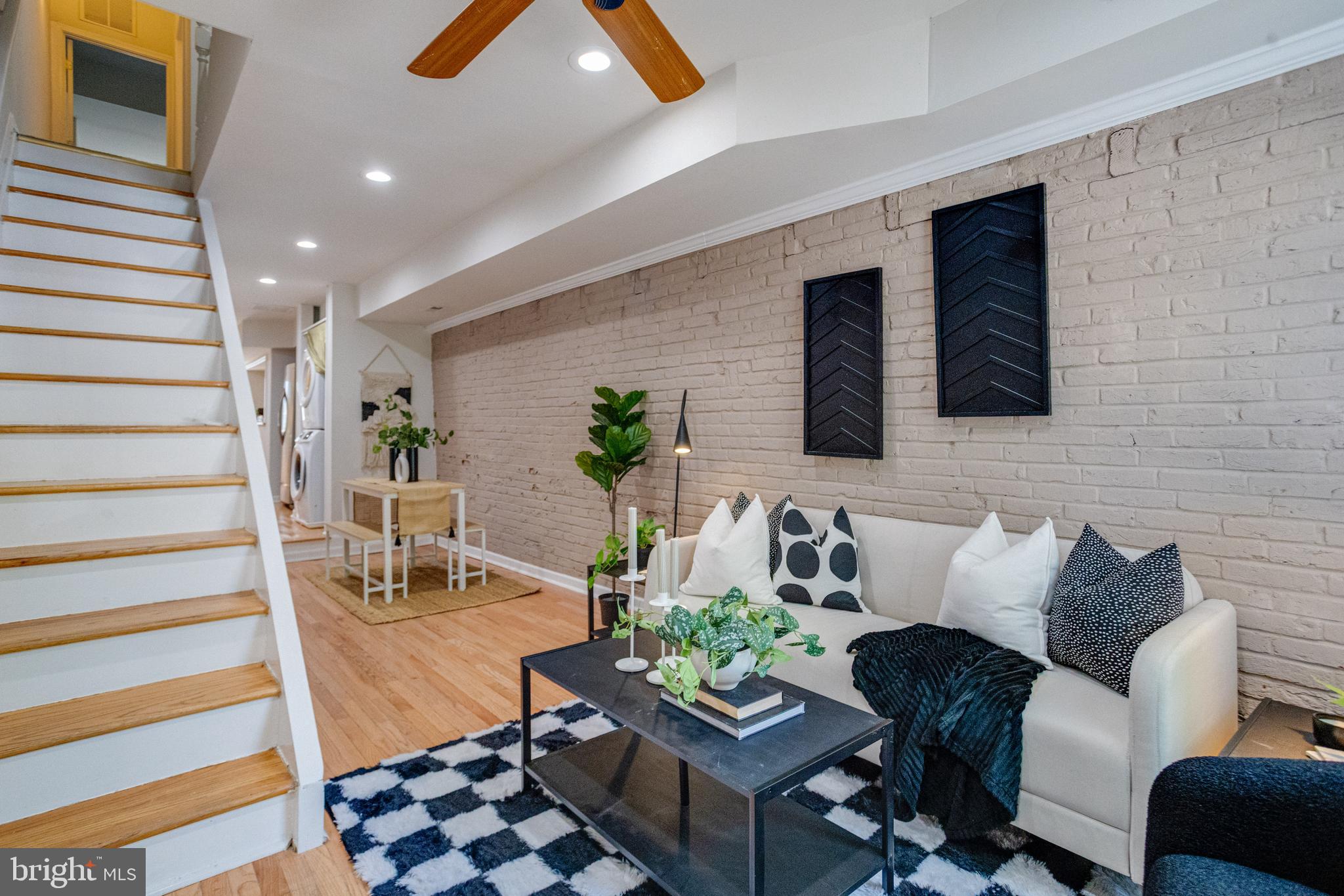 305 S COLLINGTON AVENUE