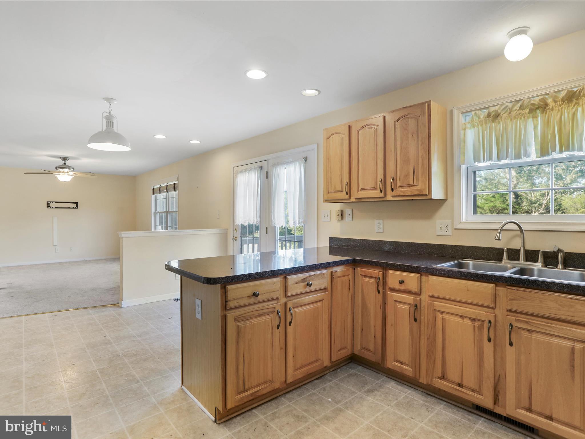 WHISPER KNOLL - Residential