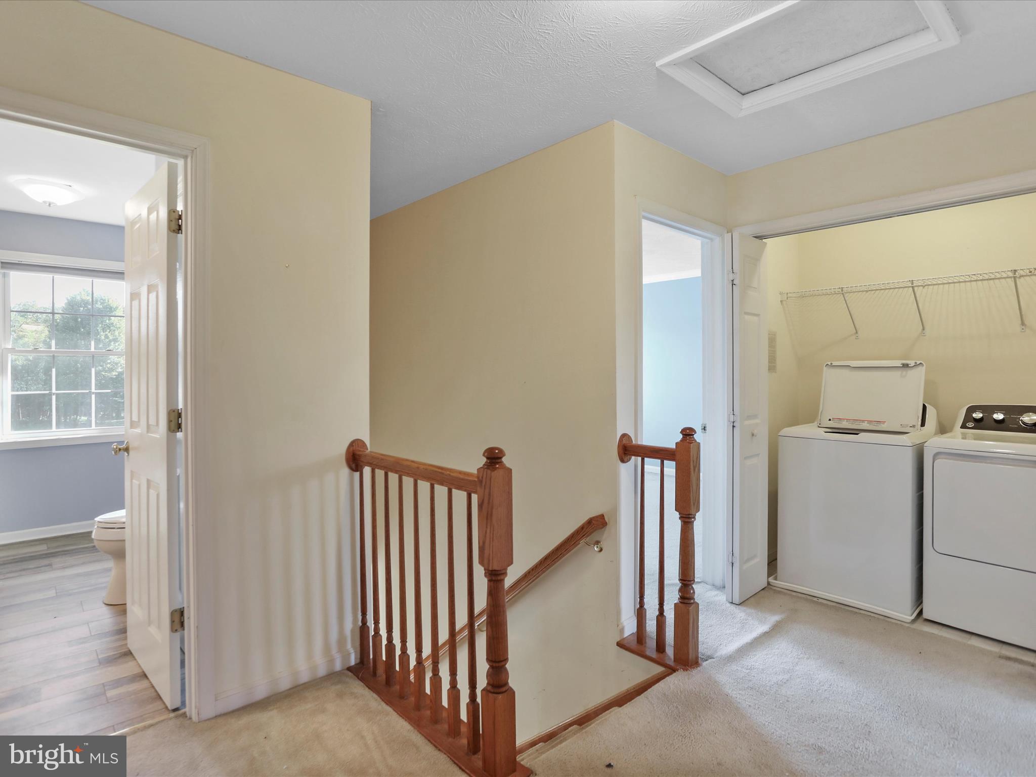 WHISPER KNOLL - Residential