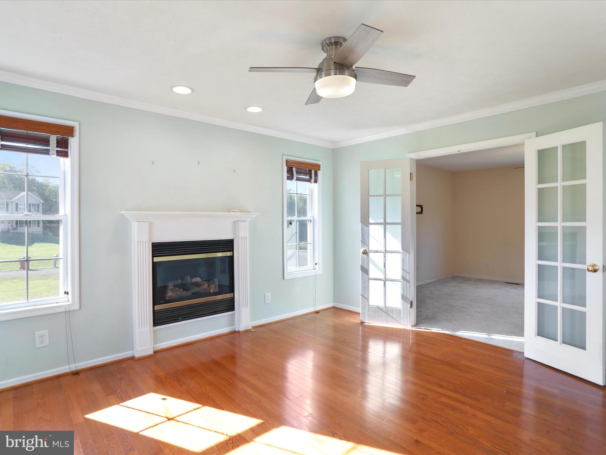 WHISPER KNOLL - Residential