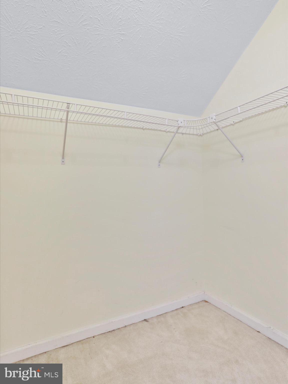 WHISPER KNOLL - Residential