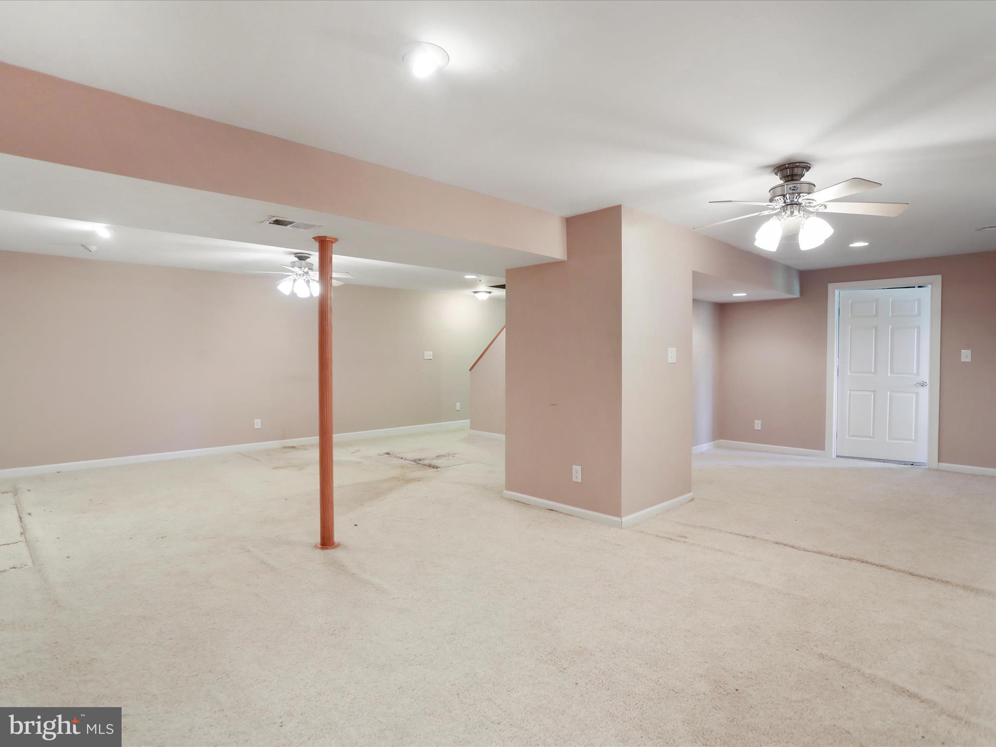 WHISPER KNOLL - Residential