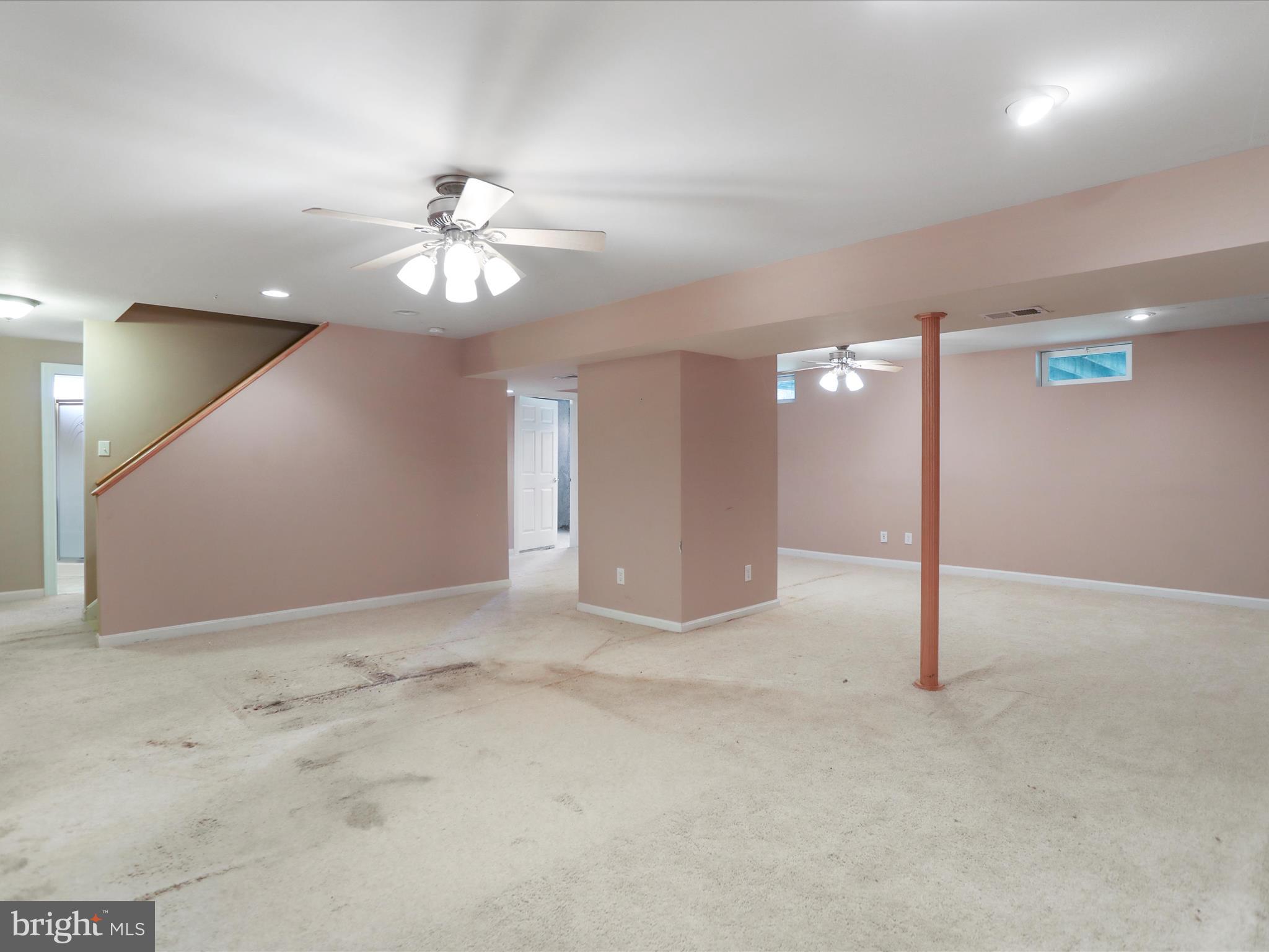 WHISPER KNOLL - Residential