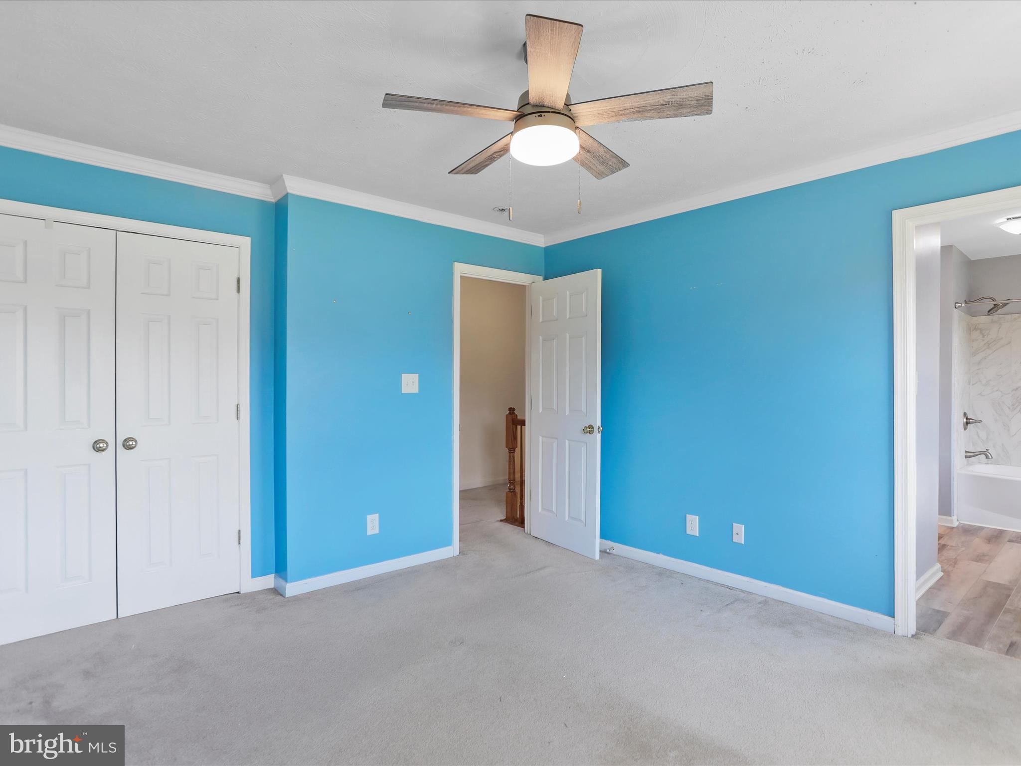 WHISPER KNOLL - Residential