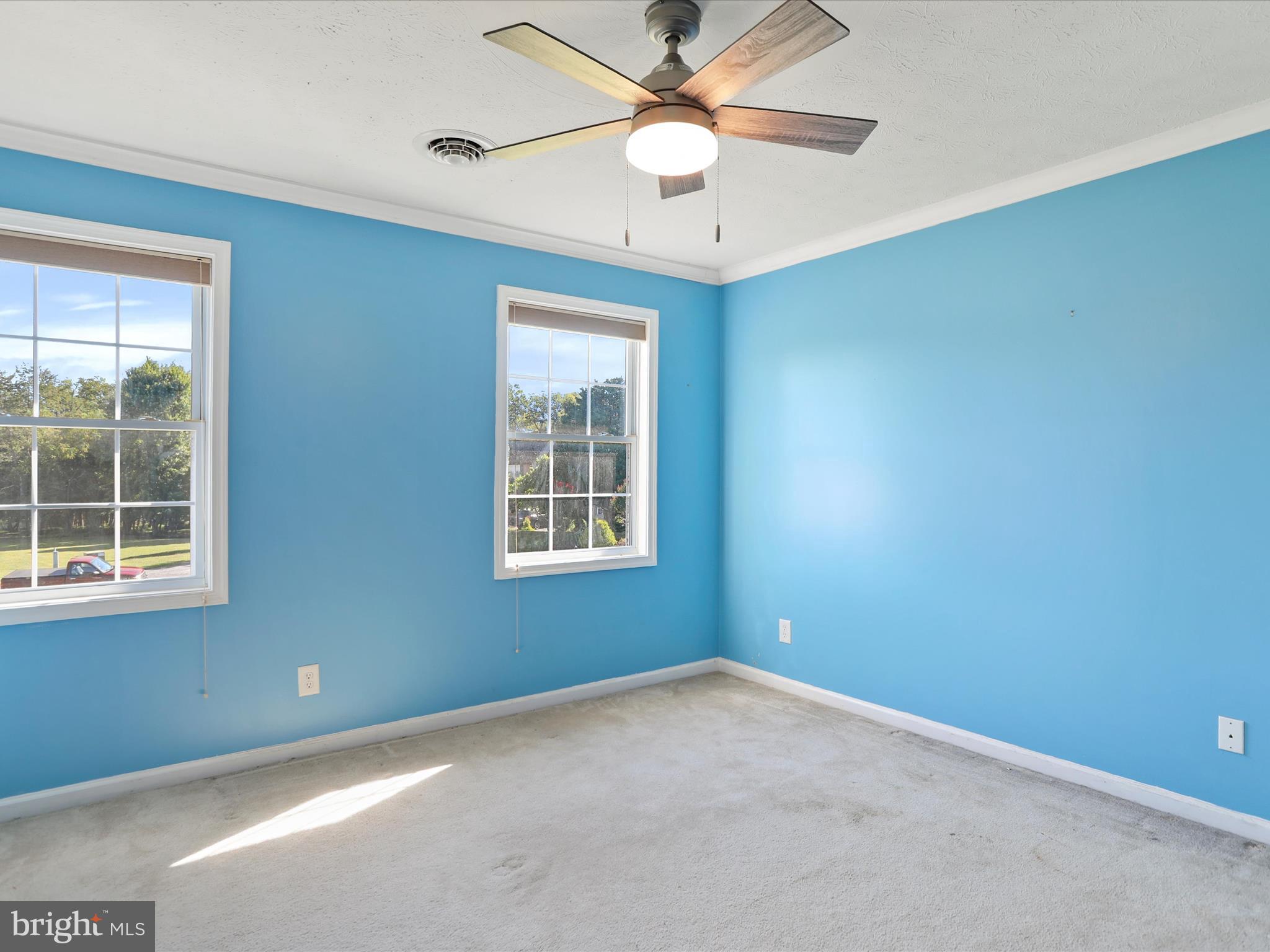 WHISPER KNOLL - Residential