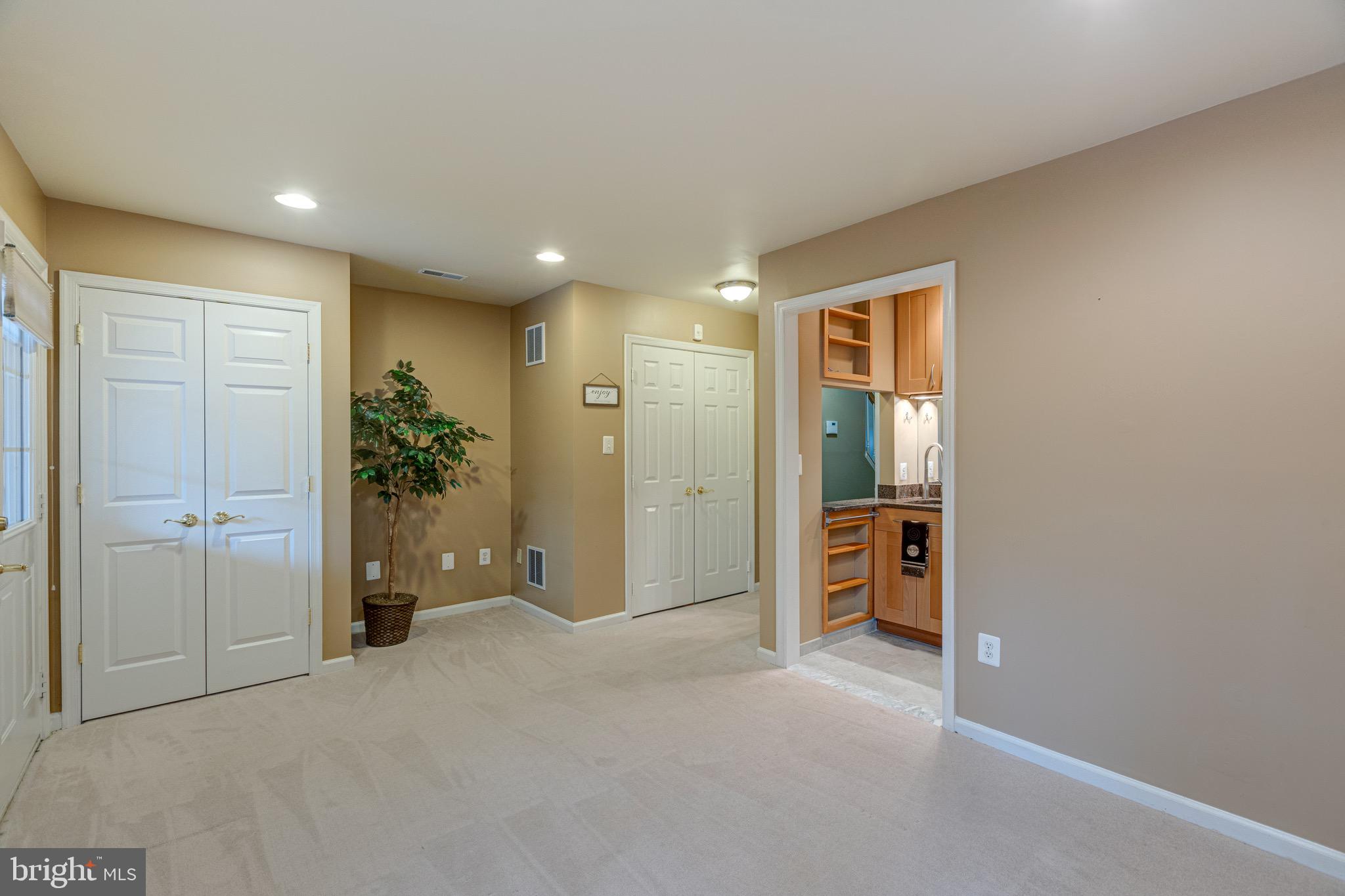 KINGSTOWNE - Residential