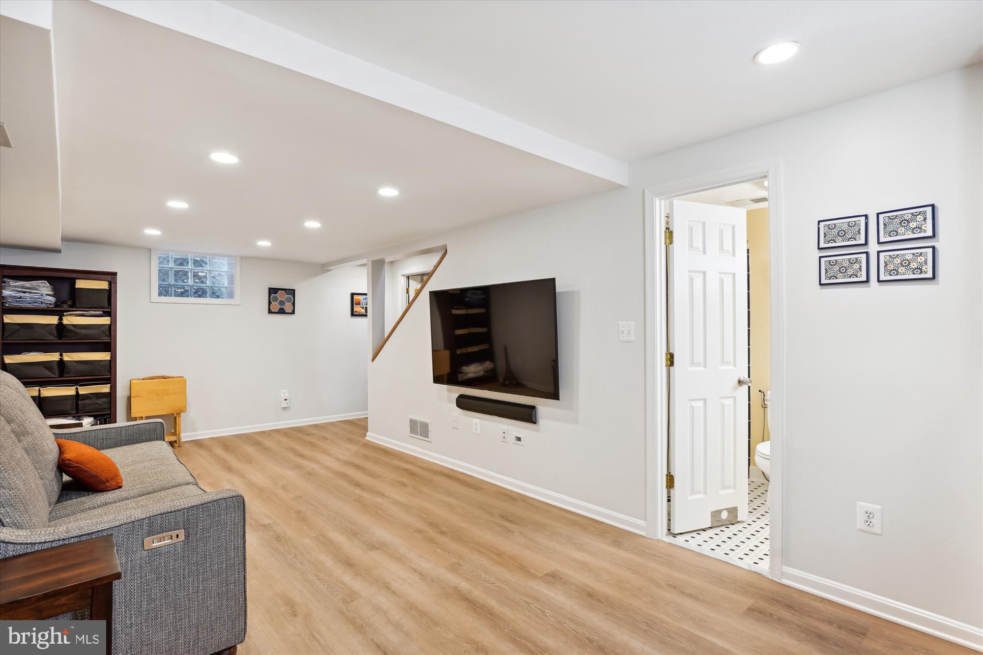 WOODSIDE PARK - Residential