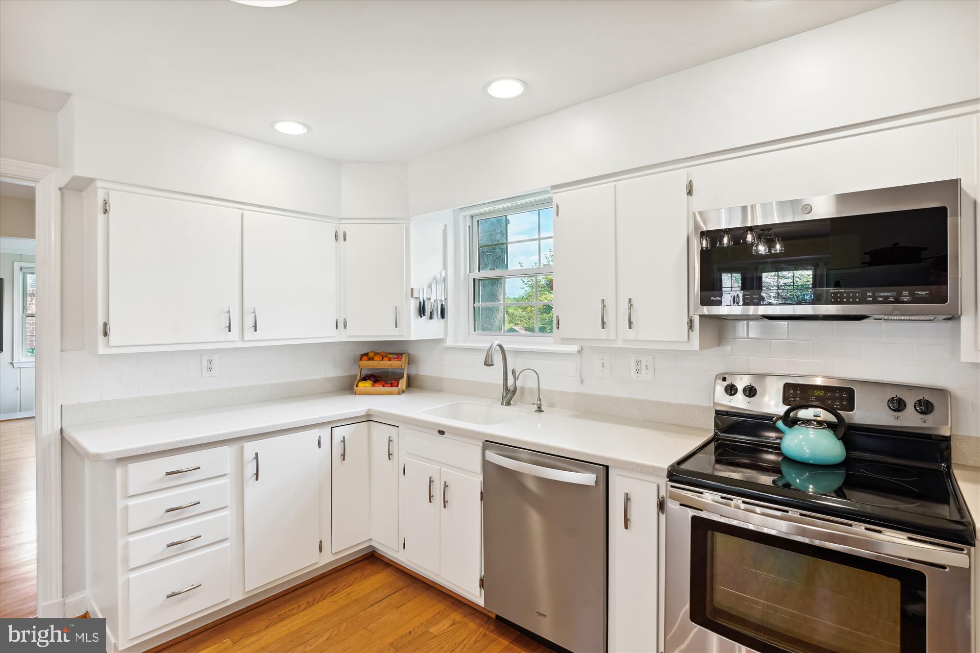 WOODSIDE PARK - Residential