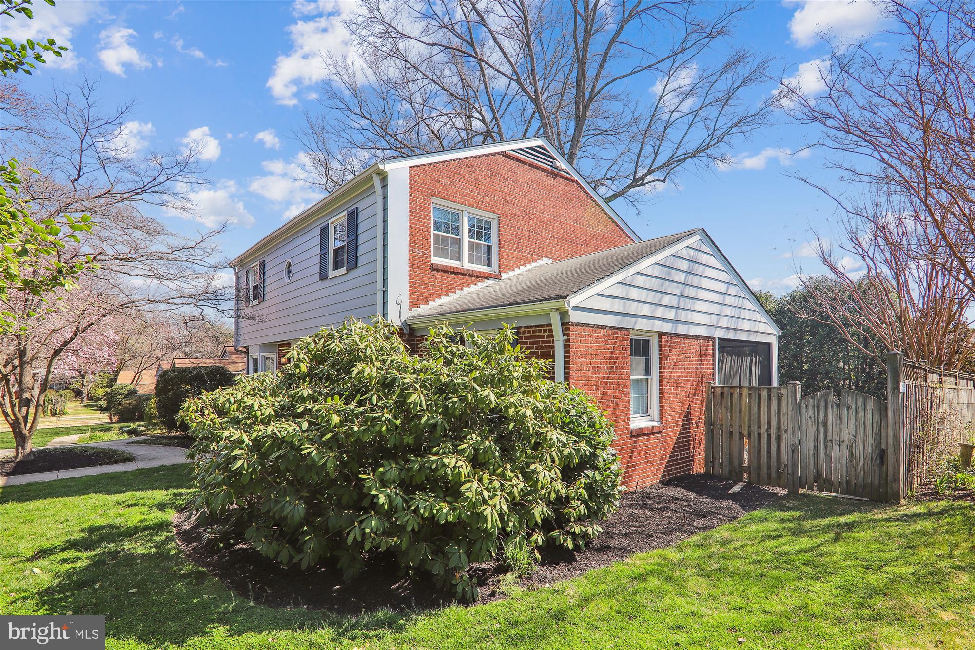 WOODSIDE PARK - Residential