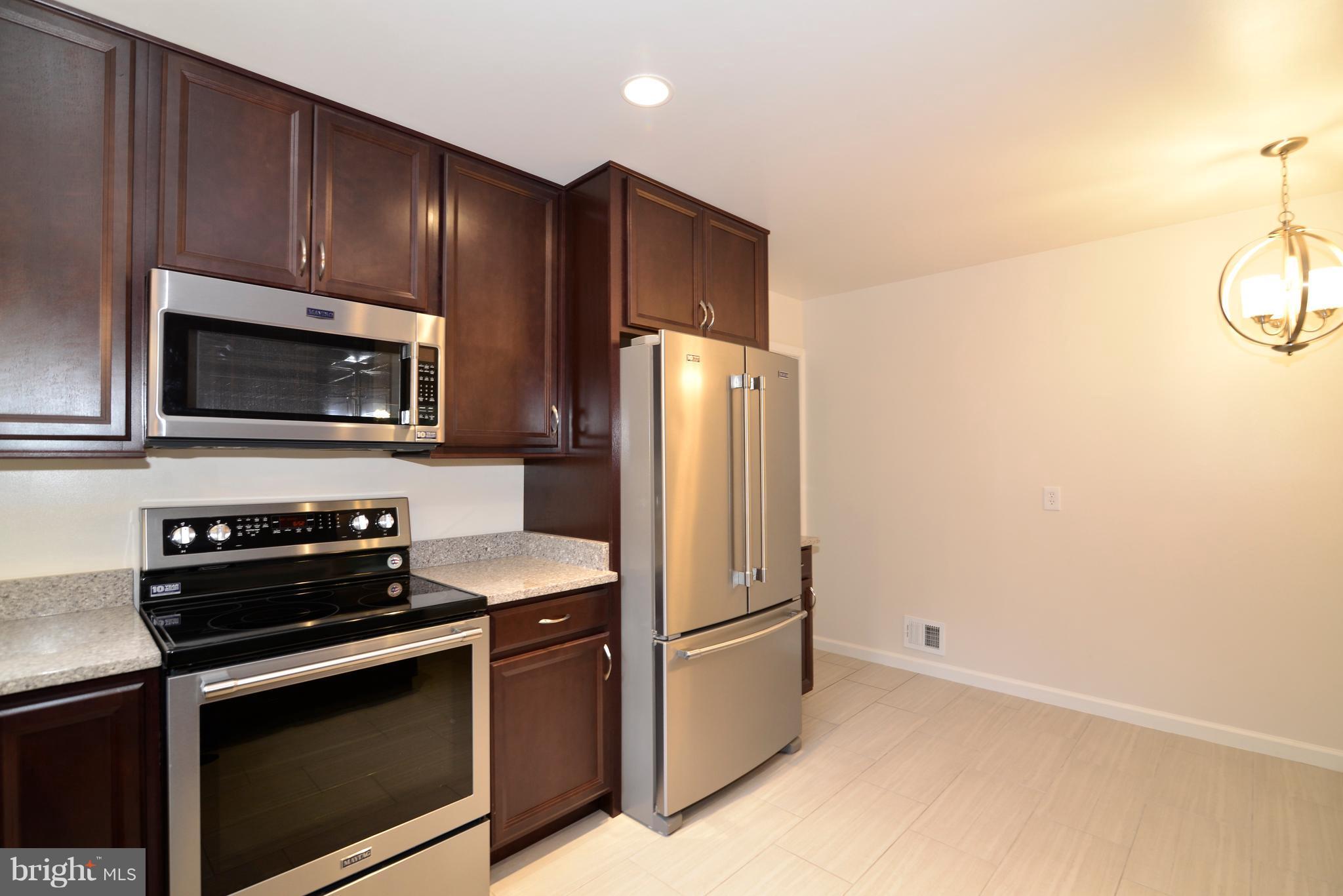 LANGLEY MANOR - Residential Lease