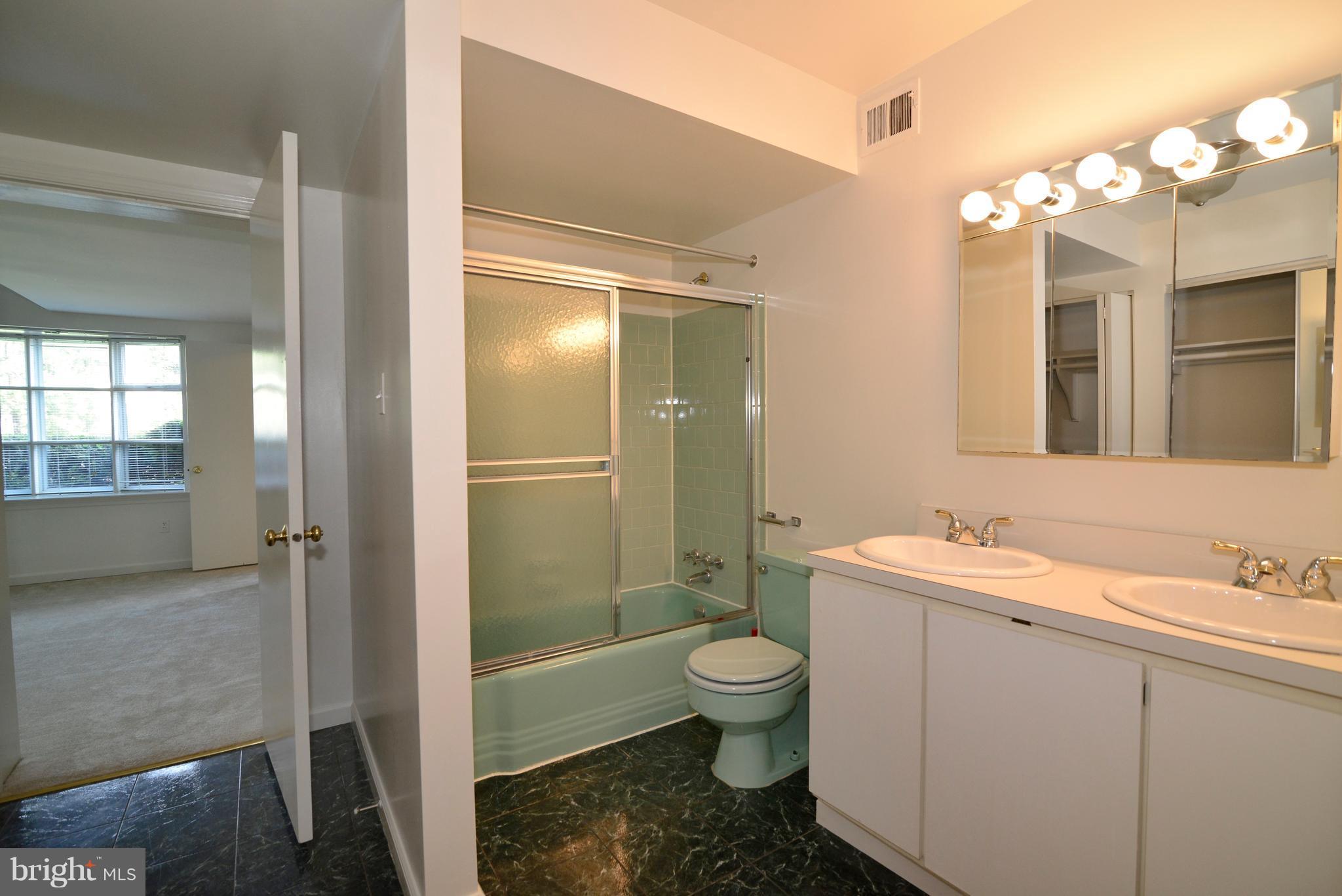 LANGLEY MANOR - Residential Lease