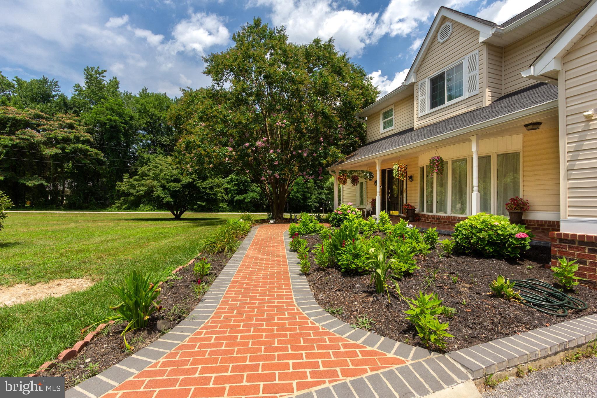 911 S WIEKER ROAD