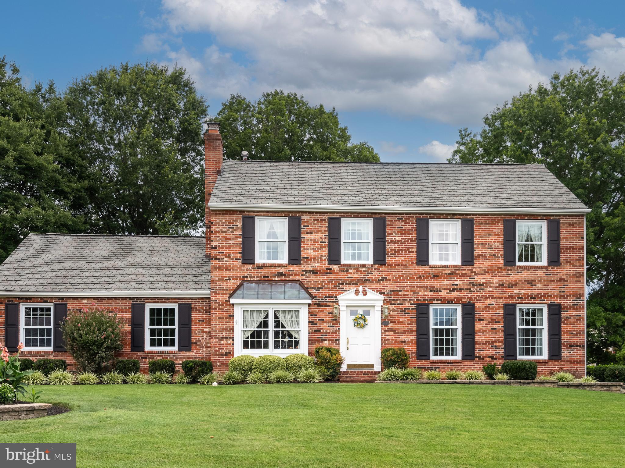 833 MARRONES COURT
